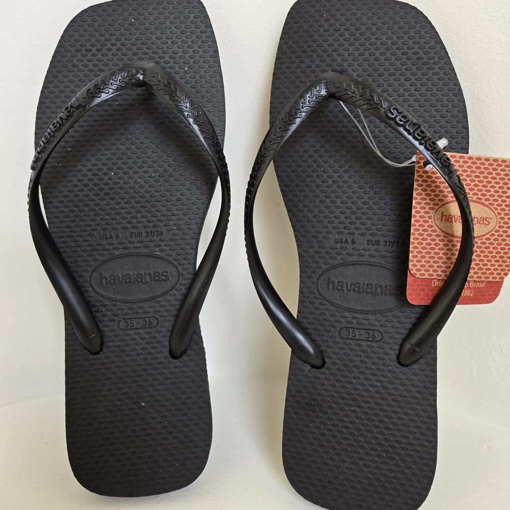 NWT-Havaianas Women's Slim Square Toe Flip Flops in Black-Size 6 - Picture 1 of 8